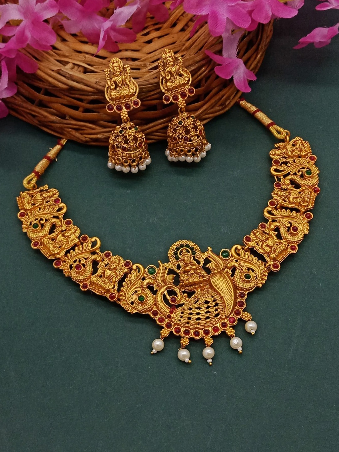 

AASHISH IMITATION Gold-Plated Kundan-Studded Temple Jewellery Set