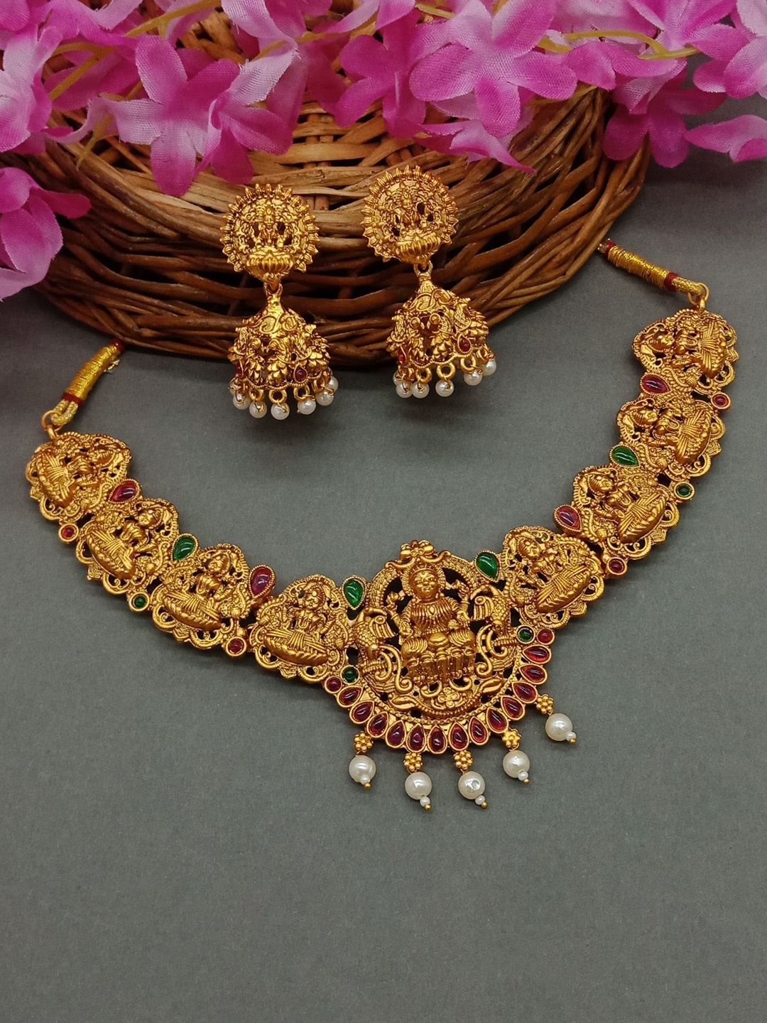 

AASHISH IMITATION Gold-Plated Kundan-Studded & Beaded Jewellery Set