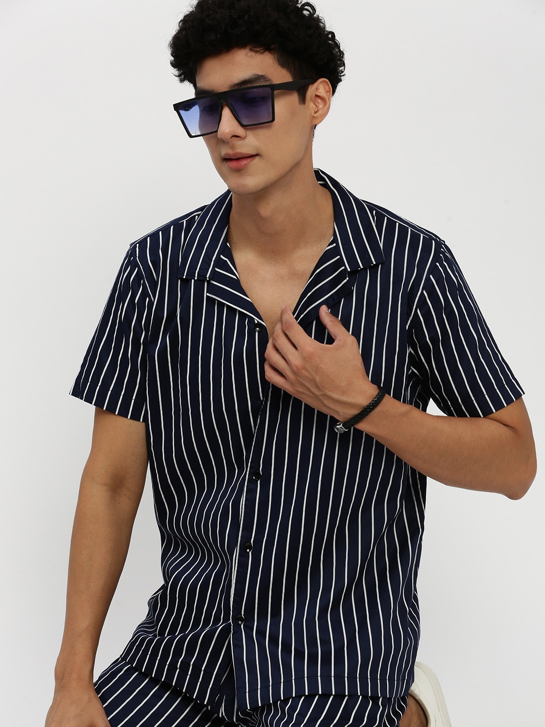 

SHOWOFF Striped Cuban Collar Shirt & Shorts, Navy blue