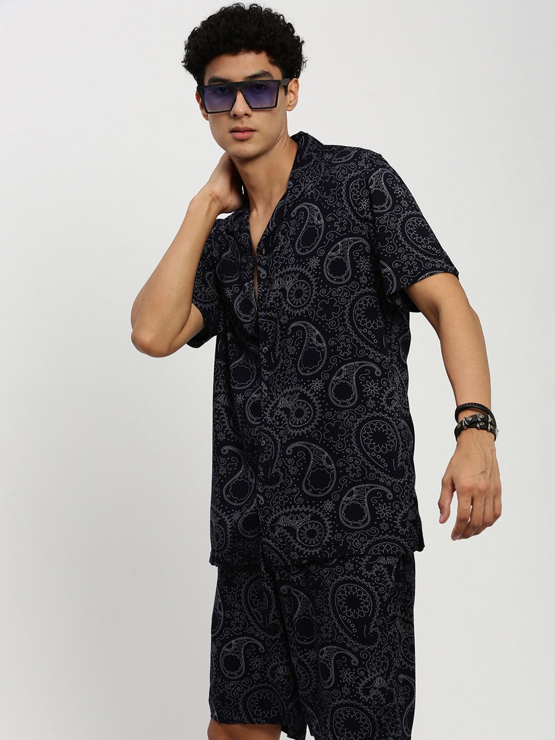 

SHOWOFF Printed Cuban Collar Shirt & Shorts, Navy blue