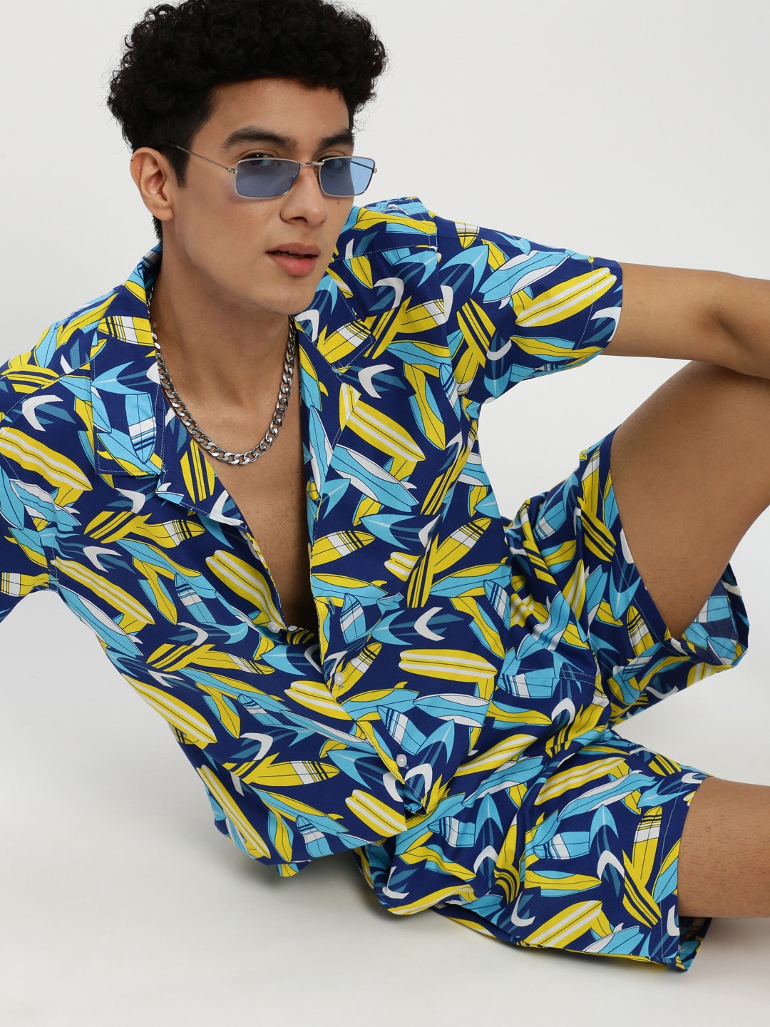 

SHOWOFF Abstract Printed Cuban Collar Shirt & Shorts, Navy blue