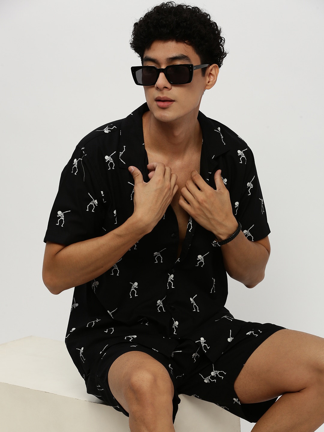

SHOWOFF Printed Cuban Collar Shirt & Shorts, Black