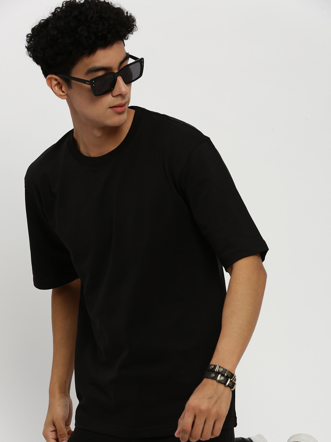 

SHOWOFF Short Sleeves T-Shirt And Shorts, Black