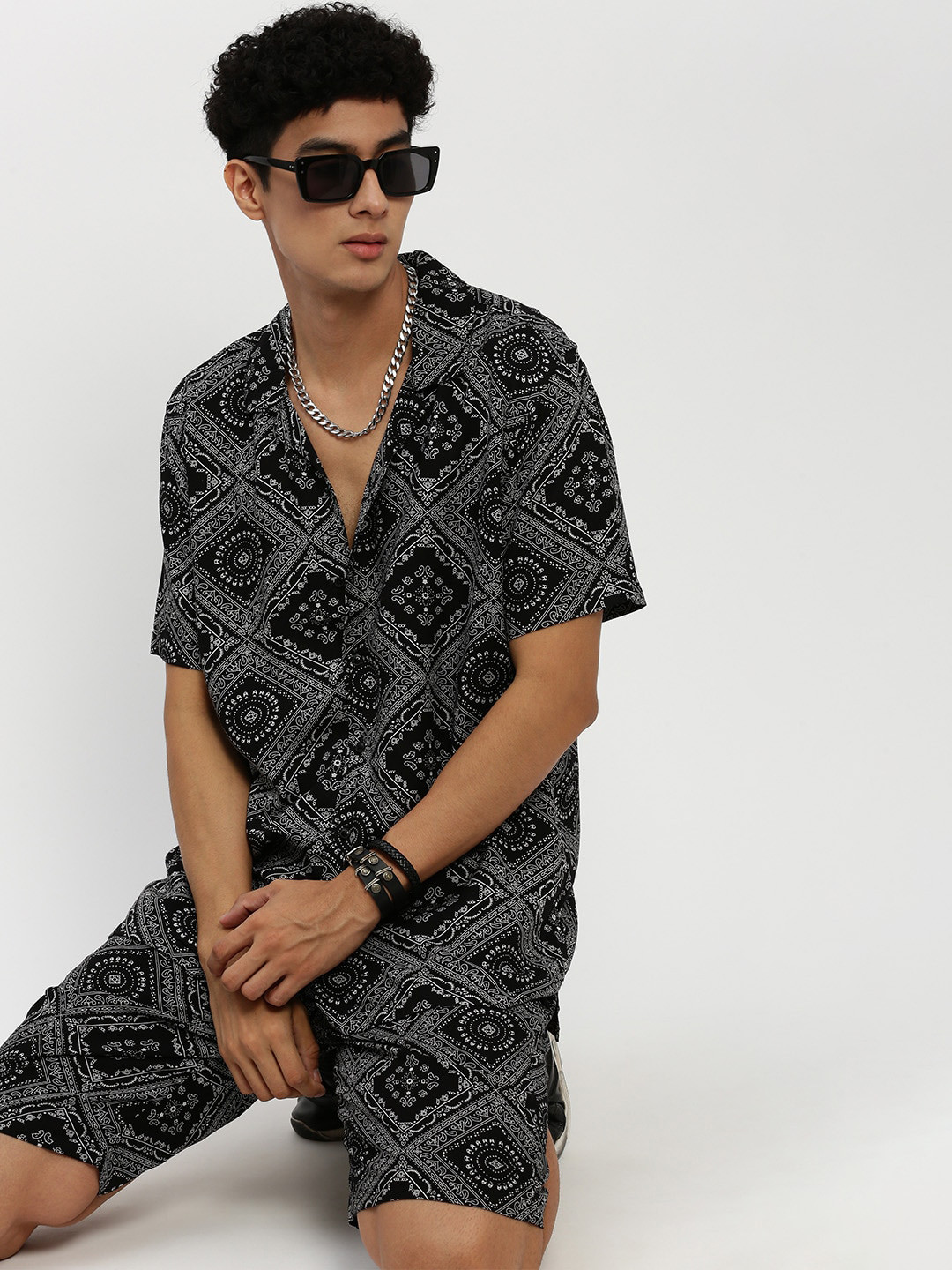 

SHOWOFF Ethnic Motifs Printed Shirt And Shorts, Black