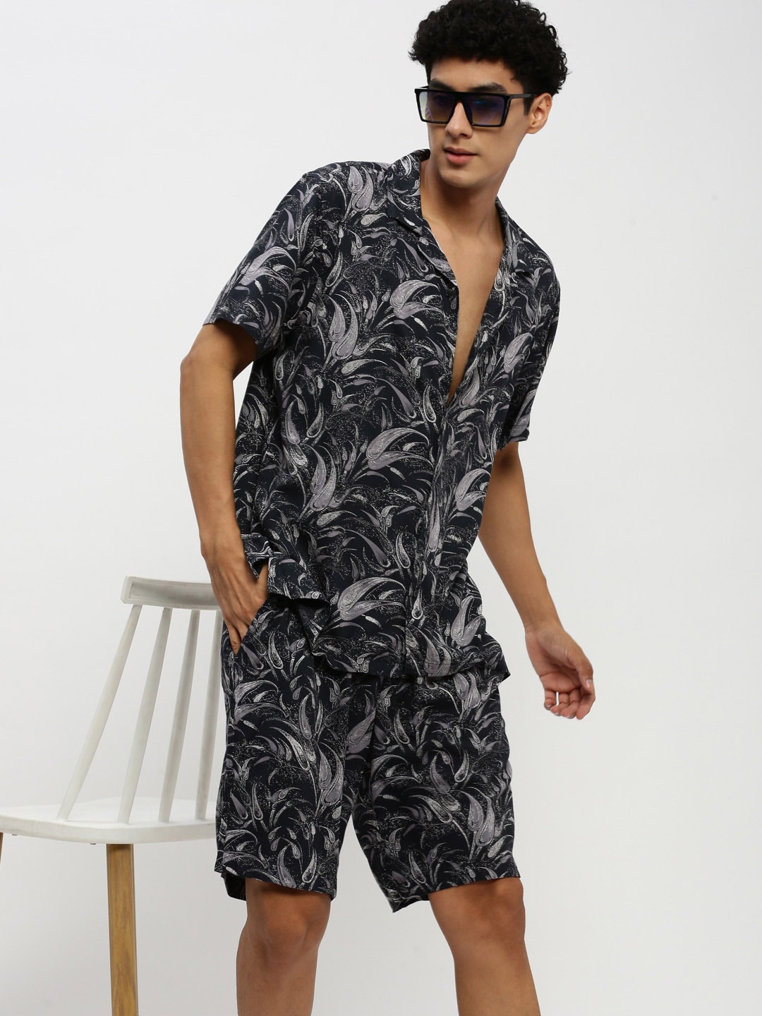 

SHOWOFF Floral Printed Shirt And Shorts, Black