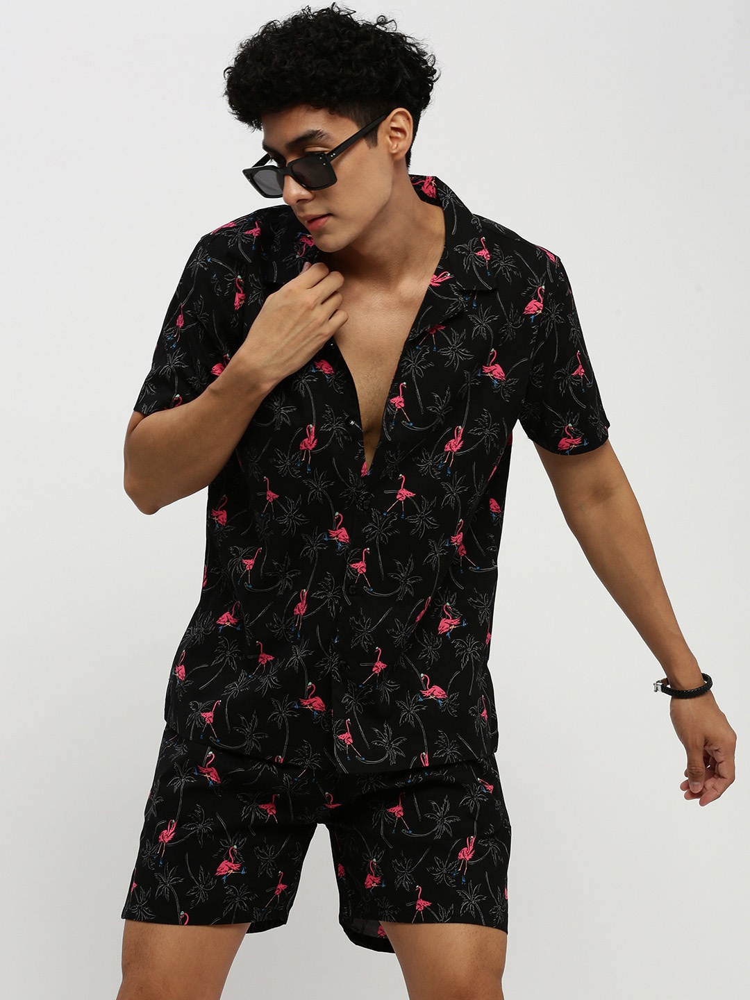 

SHOWOFF Conversational Printed Cuban Collar Shirt With Shorts, Black
