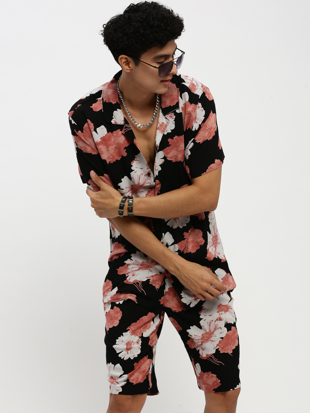 

SHOWOFF Floral Printed Cuban Collar Shirt With Shorts, Black
