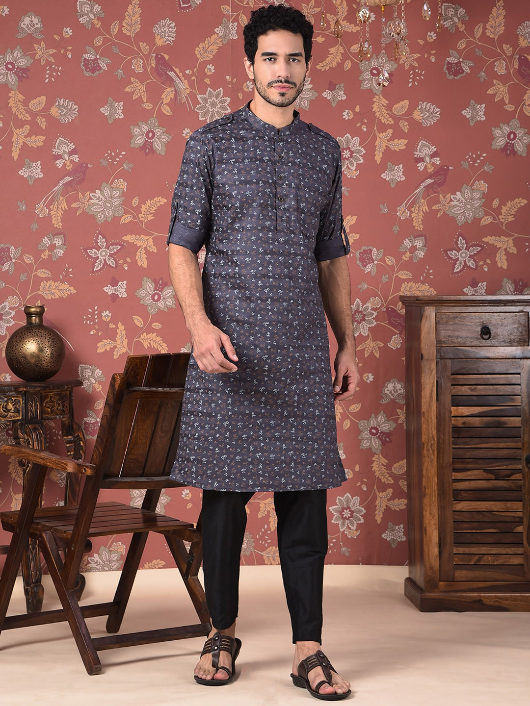 

House of Pataudi Floral Printed Straight Kurta With Trouser, Grey