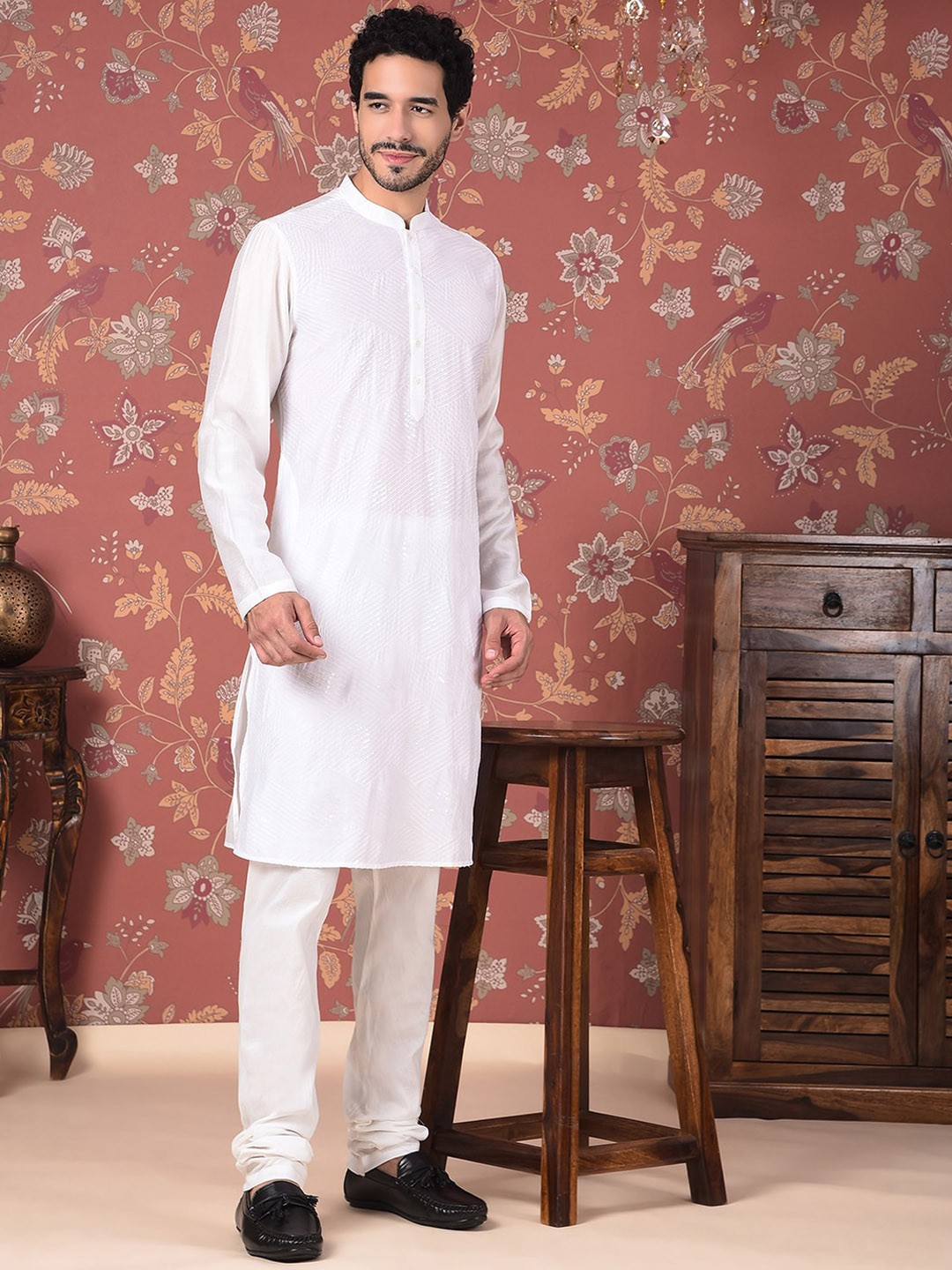 

House of Pataudi Geometric Embroidered Straight Kurta With Churidar, Off white