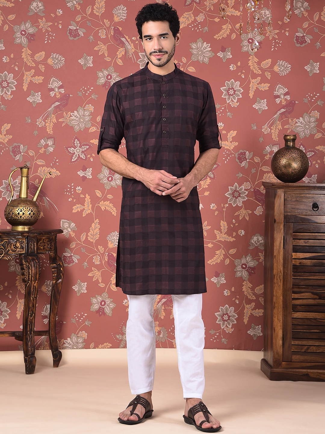 

House of Pataudi Checked Straight Kurta With Pyjama, Maroon