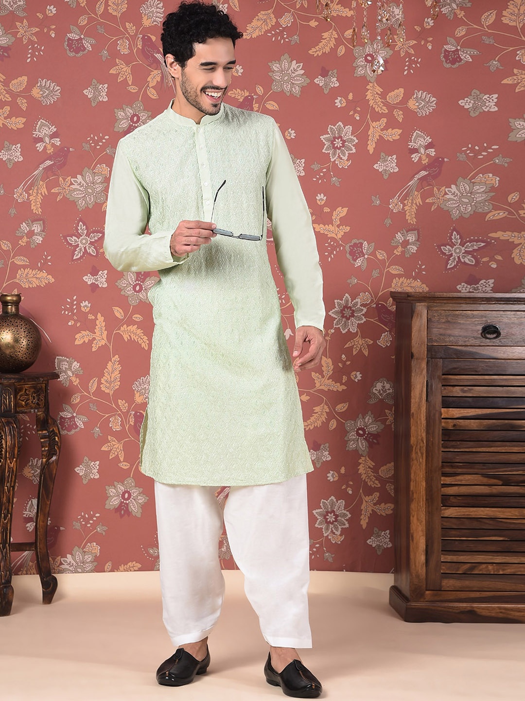 

House of Pataudi Ethnic Motifs Embroidered Straight Kurta With Salwar, Green