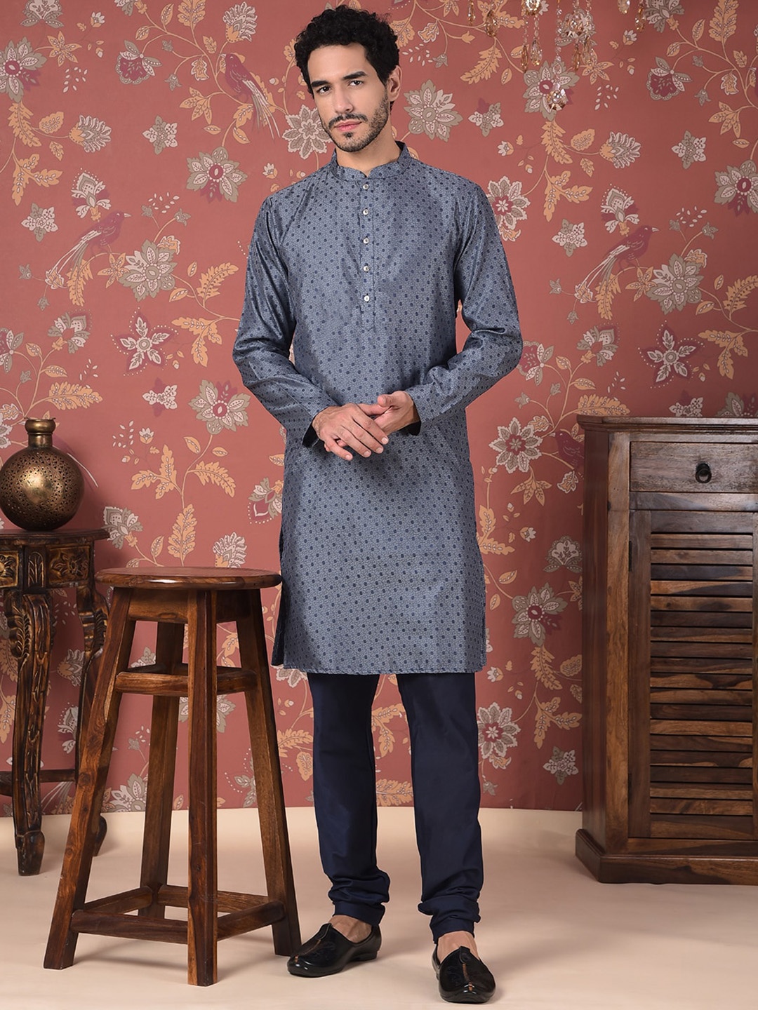 

House of Pataudi Ethnic Motifs Woven Design Straight Kurta With Churidar, Navy blue