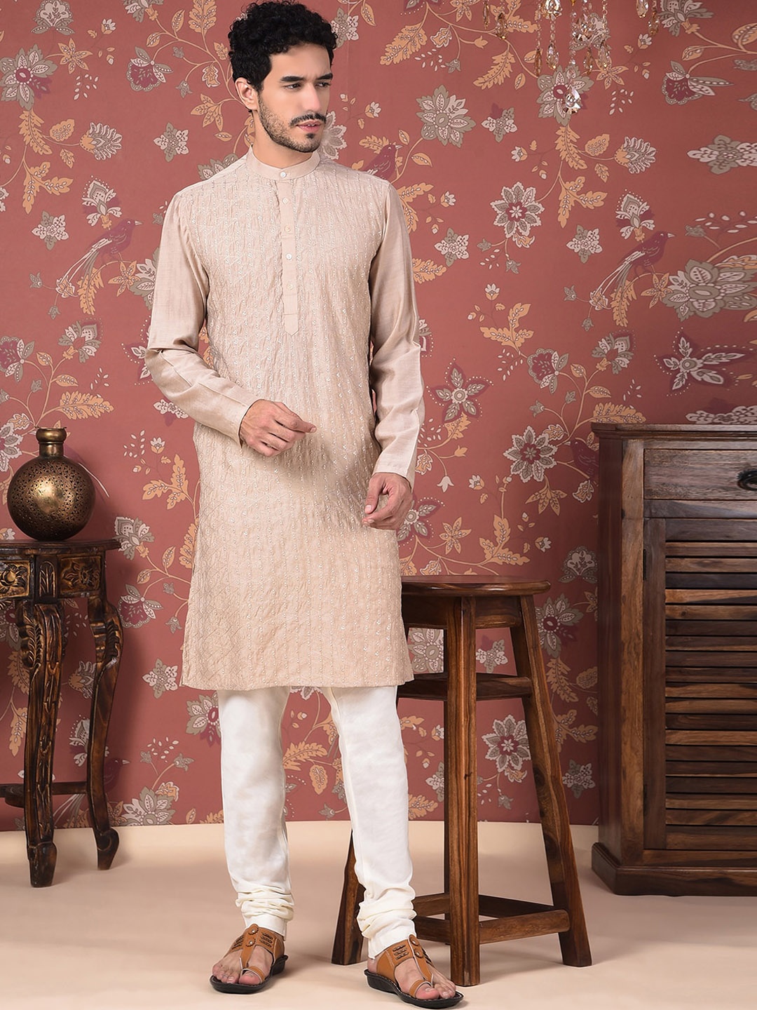 

House of Pataudi Ethnic Motifs Embroidered Straight Kurta With Churidar, Mauve