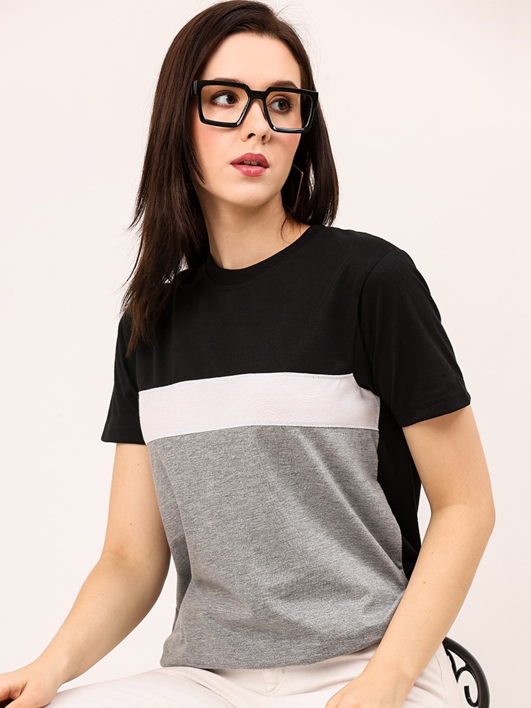 

Leotude Colourblocked Loose Fit Boxy T-shirt, Black