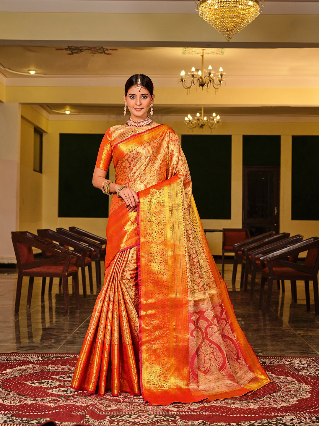 

JUST FASHION Floral Woven Design Zari Detail Kanjeevaram Saree, Red
