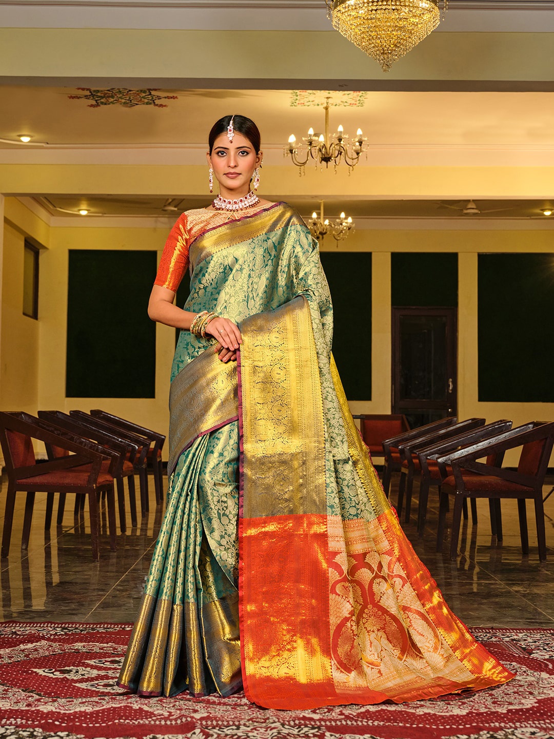

JUST FASHION Woven Design Zari Kanjeevaram Saree, Teal