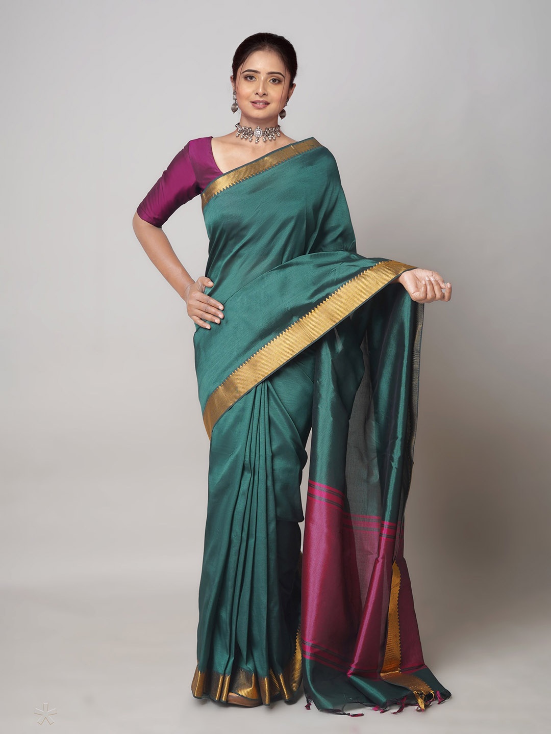 

Unnati Silks Zari Mangalagiri Saree With Woven Design Border, Green