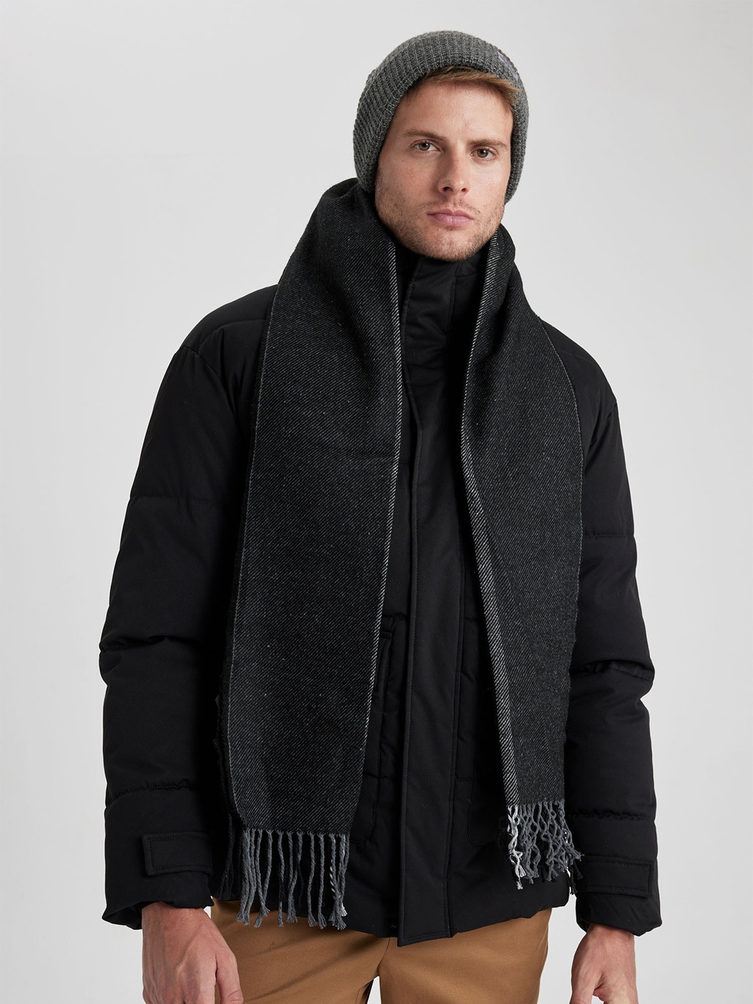 

DeFacto Men Tasselled Scarf, Black