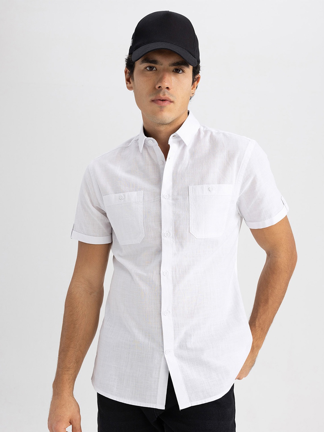 

DeFacto Spread Collar Opaque Pure Cotton Casual Shirt, White