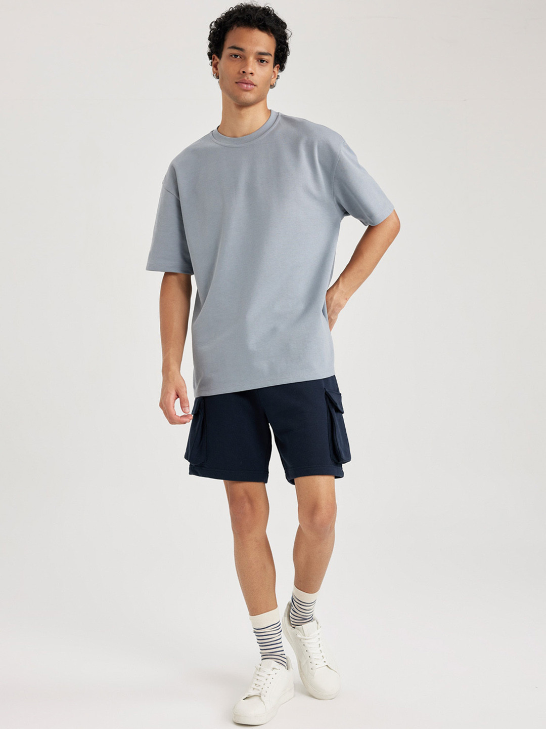 

DeFacto Men Mid-Rise Cargo Shorts, Navy blue