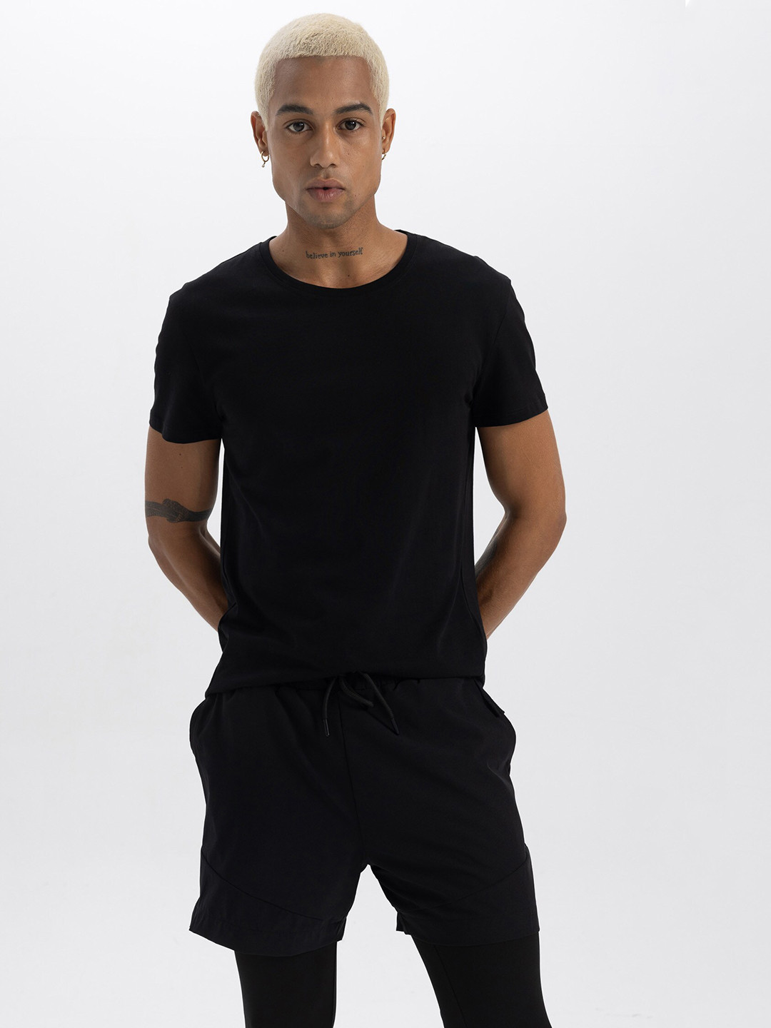 

DeFacto Men Mid Rise Shorts, Black