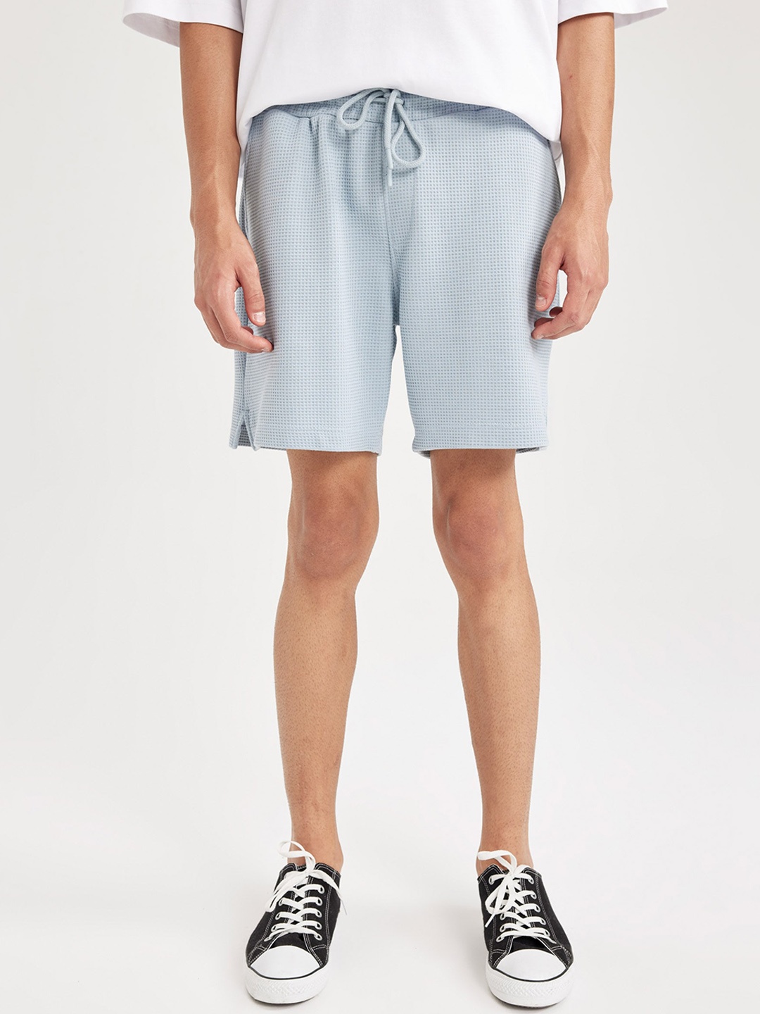 

DeFacto Men Geometric Printed Mid Rise Shorts, Blue