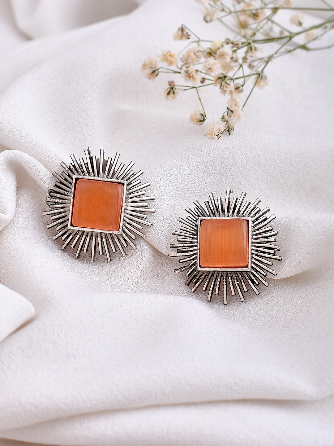 

DASTOOR Silver-Plated Stone-Studded Oxidised Studs