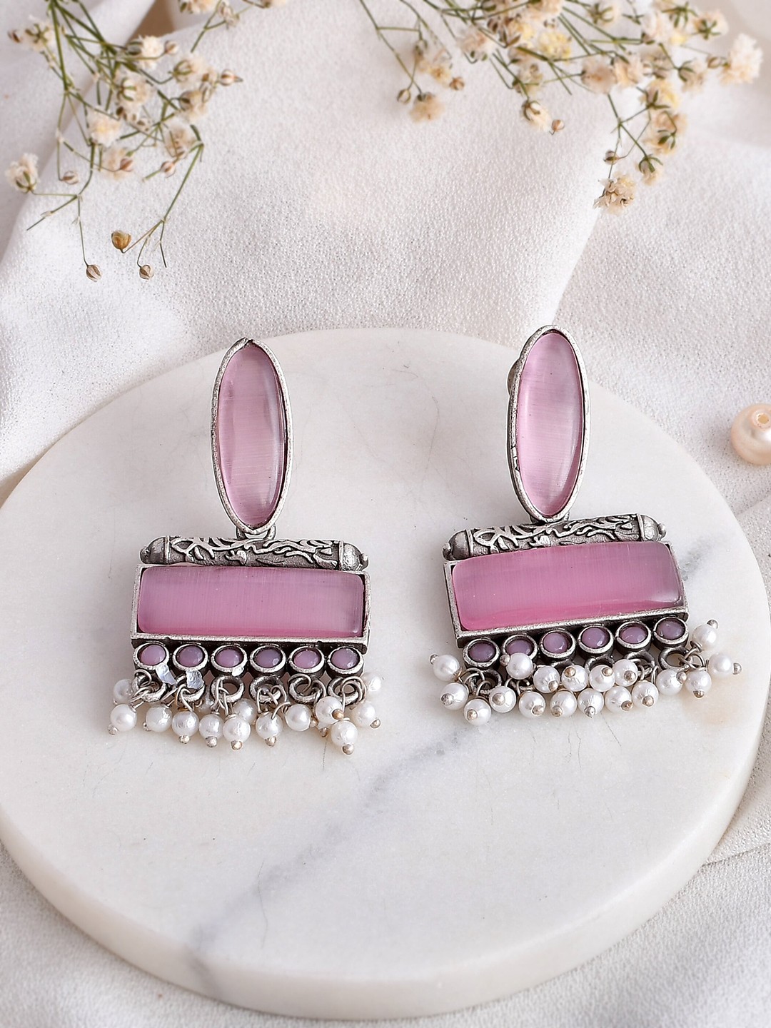 

DASTOOR Silver-Plated Contemporary Drop Earrings