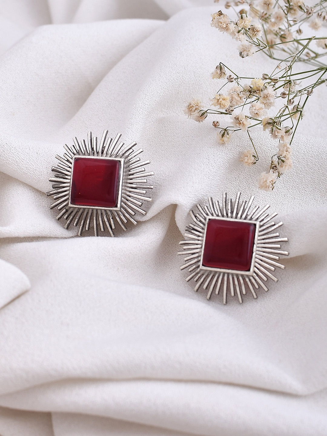 

DASTOOR Silver-Plated Contemporary Drop Earrings