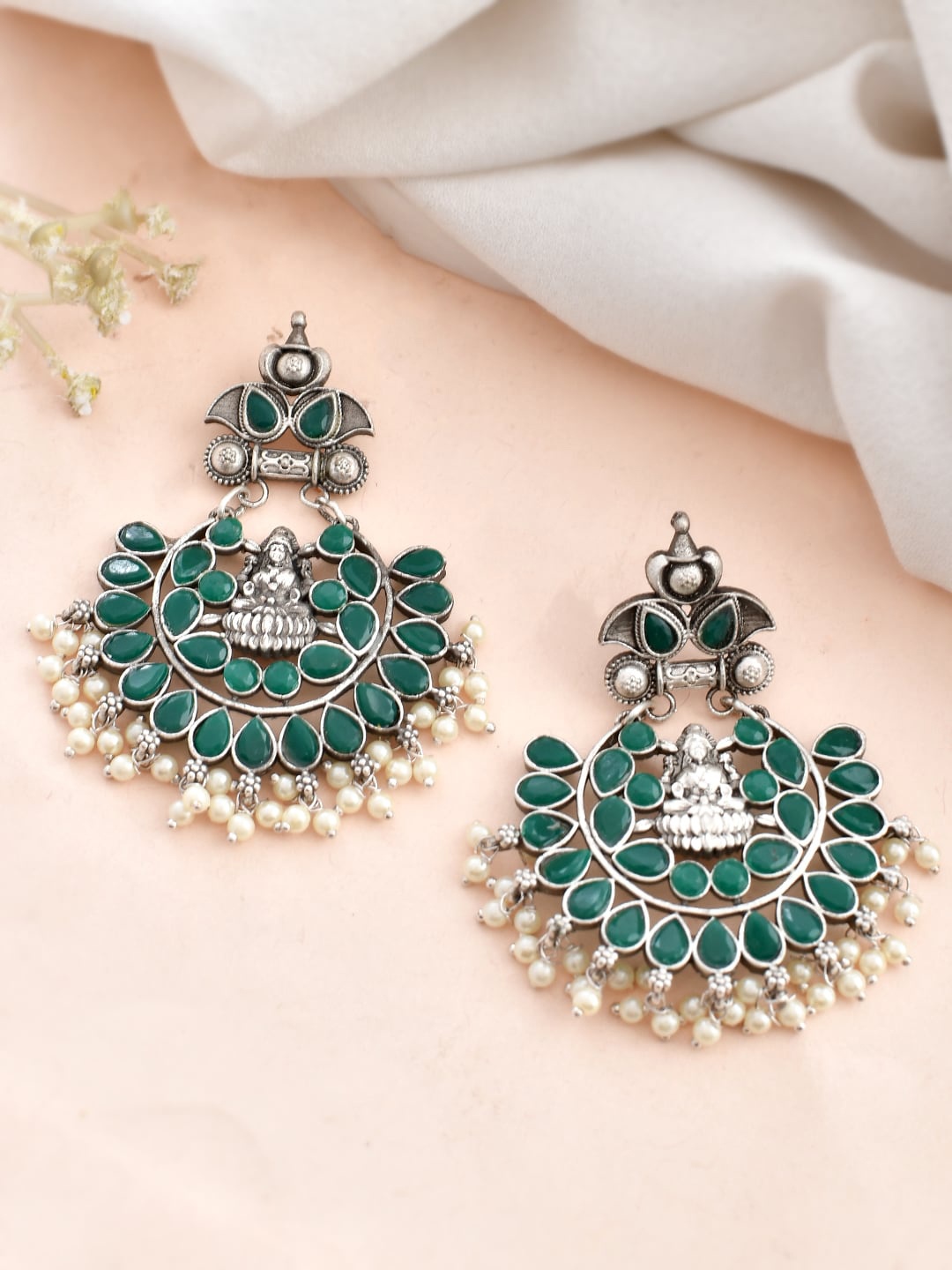 

DASTOOR Silver-Toned Contemporary Chandbalis Earrings