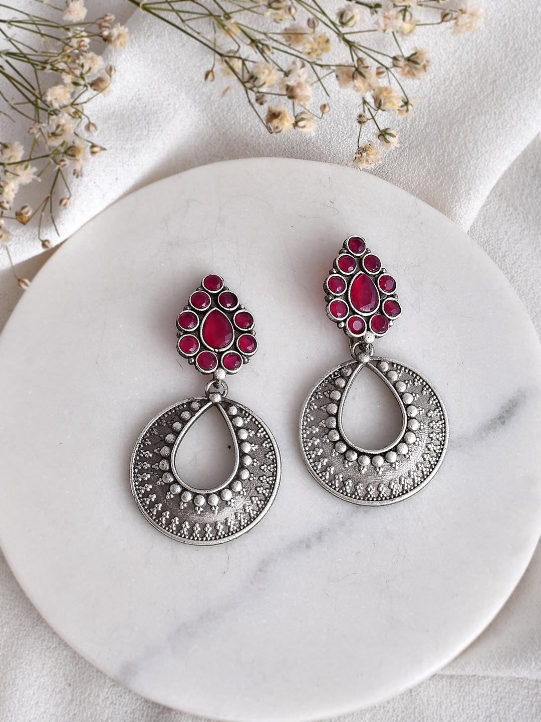 

DASTOOR Silver-Toned Contemporary Drop Earrings