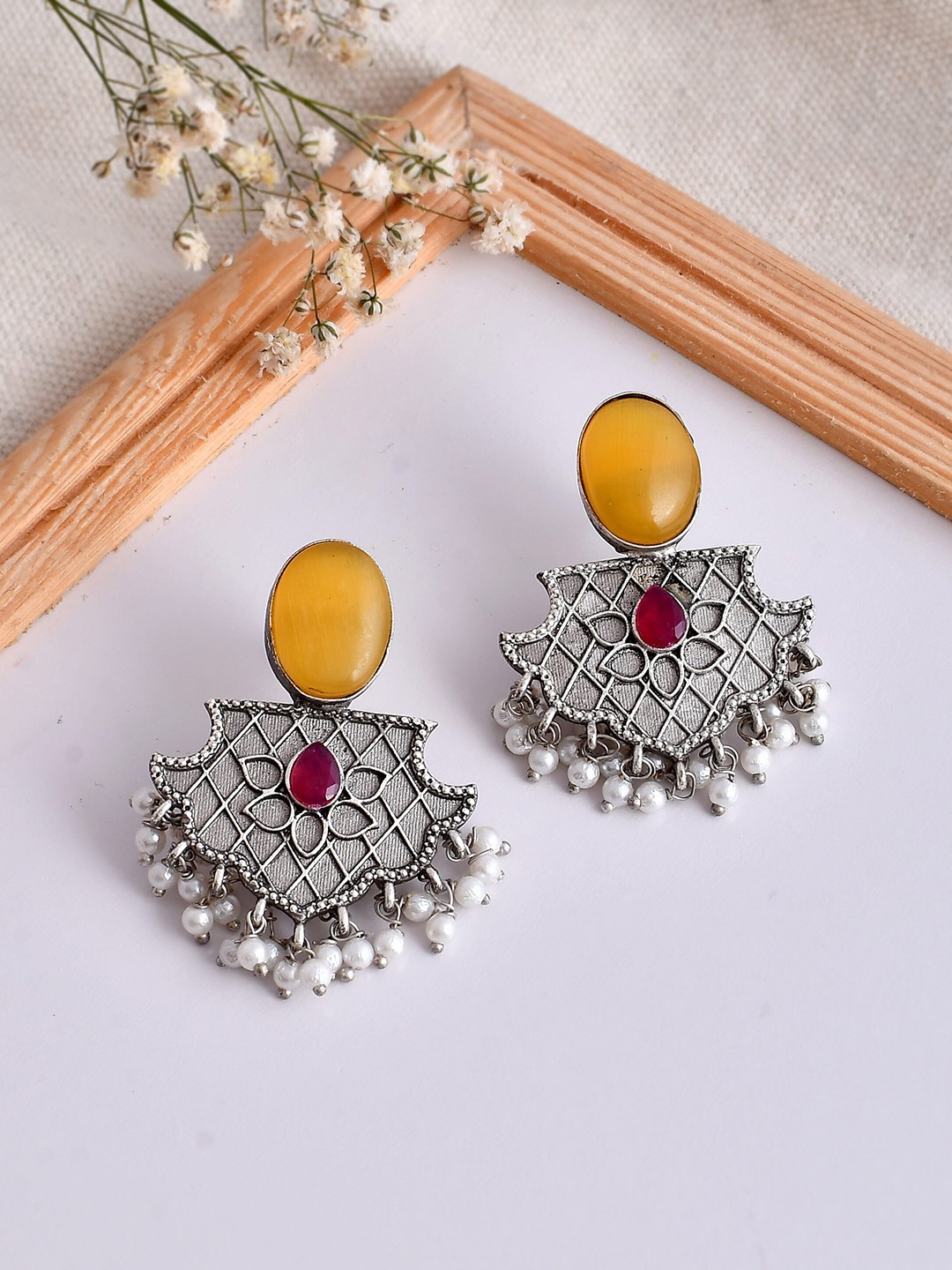 

DASTOOR Silver-Plated Contemporary Drop Earrings