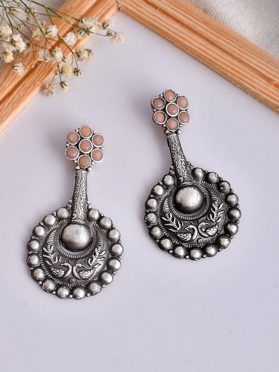 

DASTOOR Silver-Toned Contemporary Drop Earrings