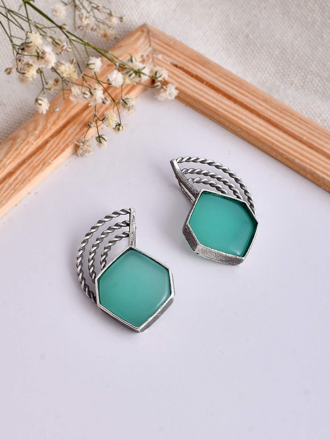 

DASTOOR Silver-Toned Contemporary Drop Earrings