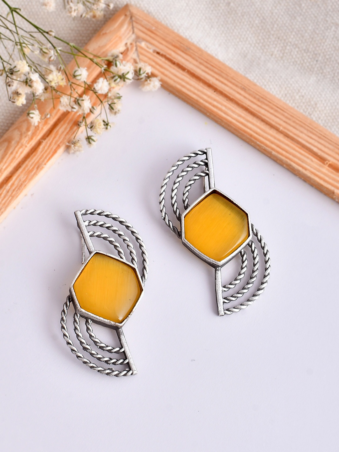 

DASTOOR Silver-Toned Contemporary Studs Earrings