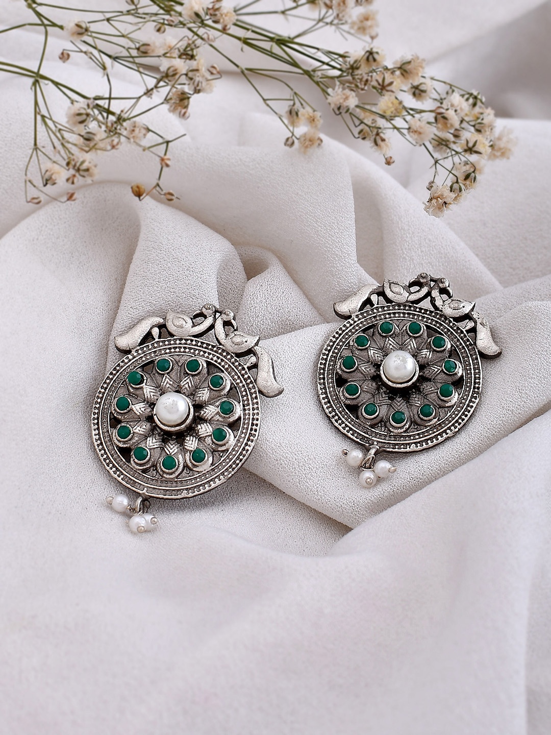 

DASTOOR Silver-Toned Contemporary Studs Earrings