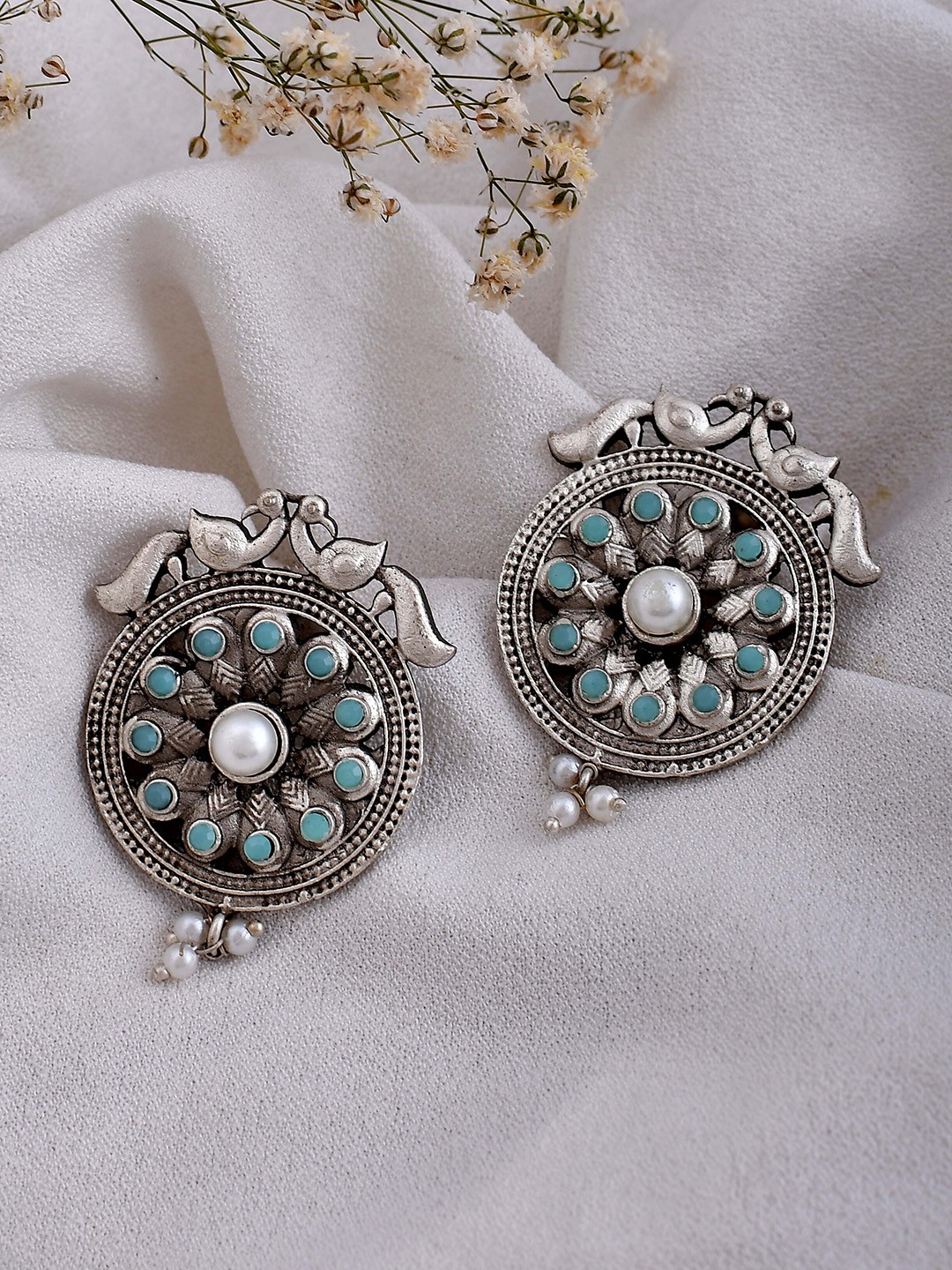 

DASTOOR Silver-Plated Oxidised Contemporary Studs Earrings