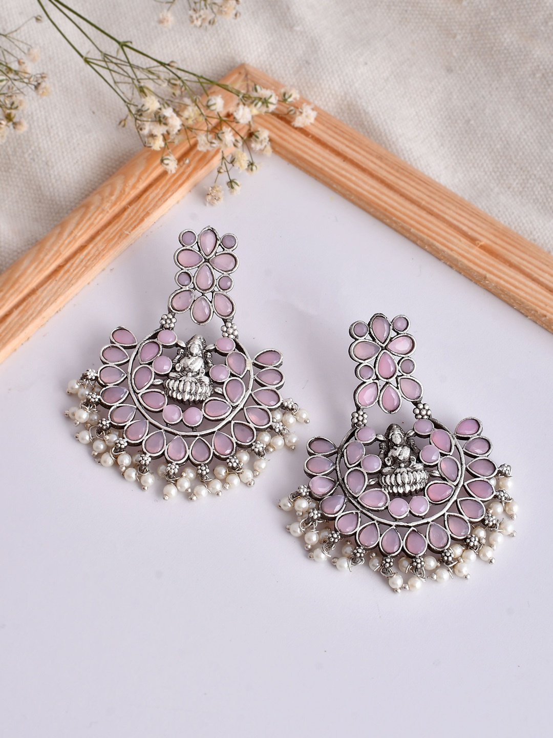 

DASTOOR Silver-Plated Oxidised Contemporary Chandbalis