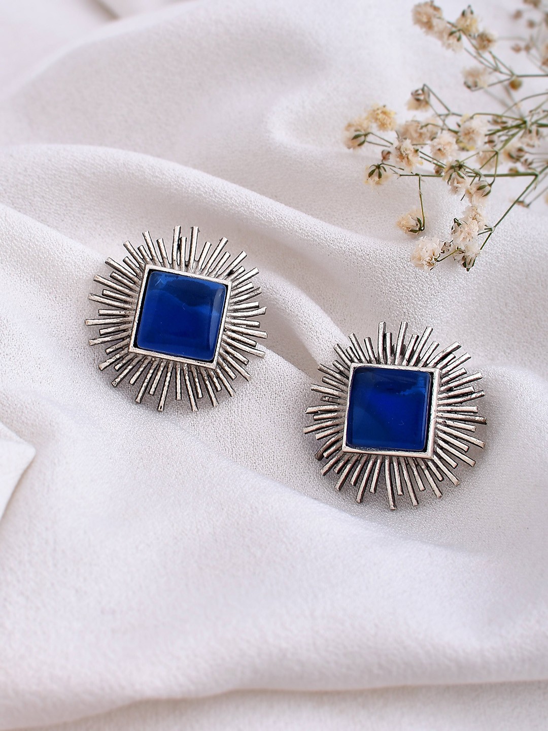 

DASTOOR Silver-Plated Stone-Studded Oxidised Studs