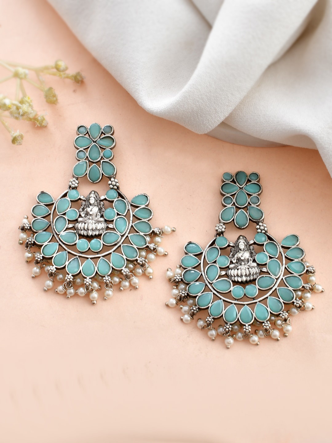 

DASTOOR Silver-Toned Contemporary Chandbalis Earrings