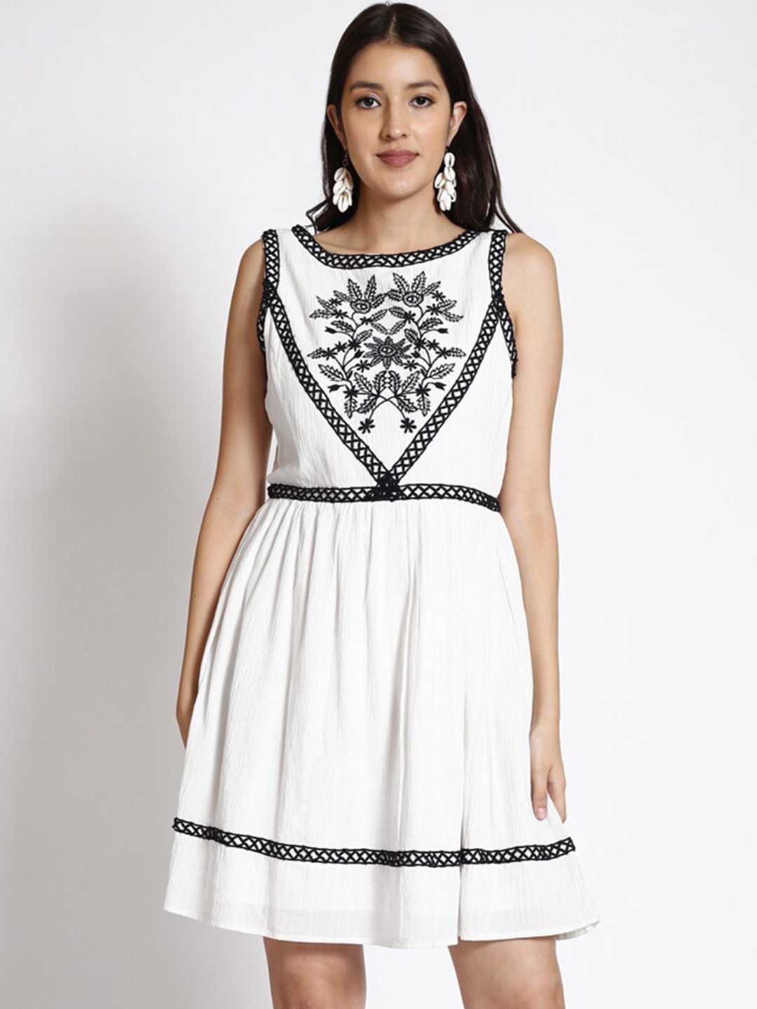

250 DESIGNS Floral Embroidered Fit & Flare Dress, White