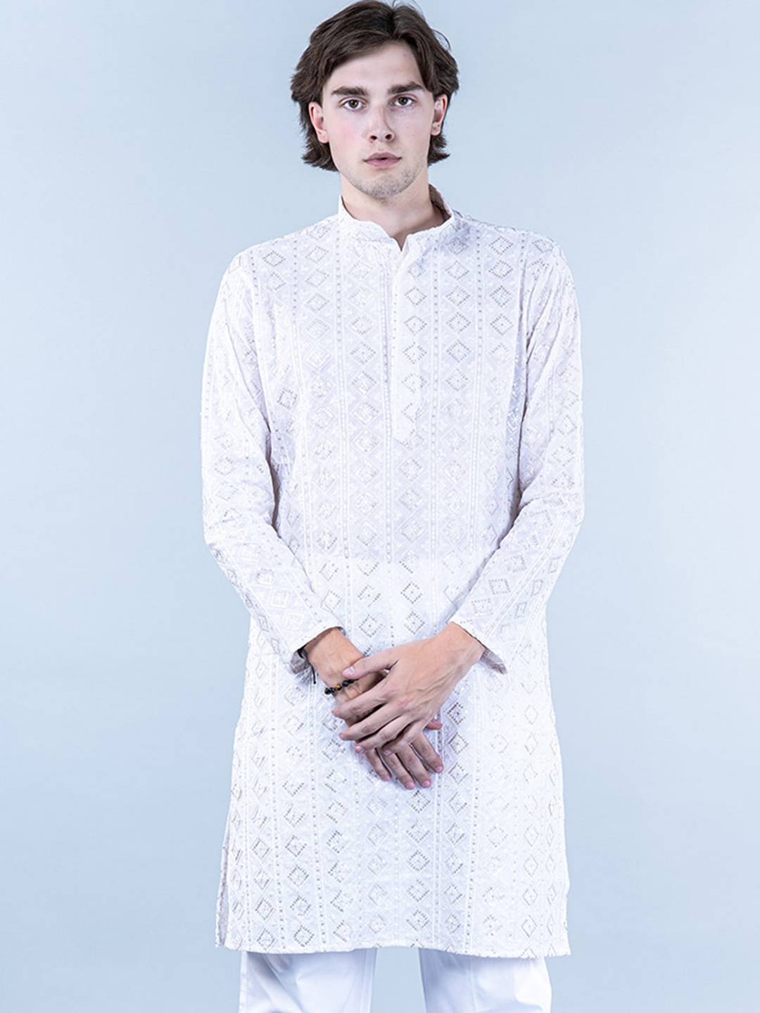 

Tistabene Floral Embroidered Sequinned Mandarin Collar Cotton Kurta, White