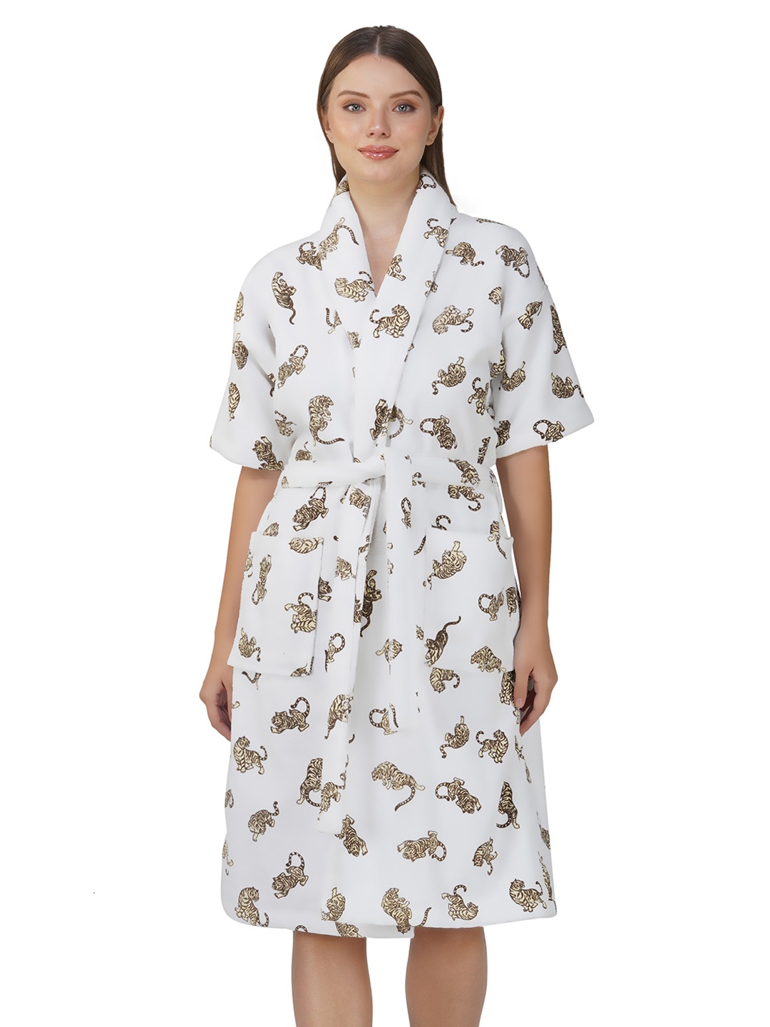 

RANGOLI Women Jaguar Printed Cotton Bath Robe, White