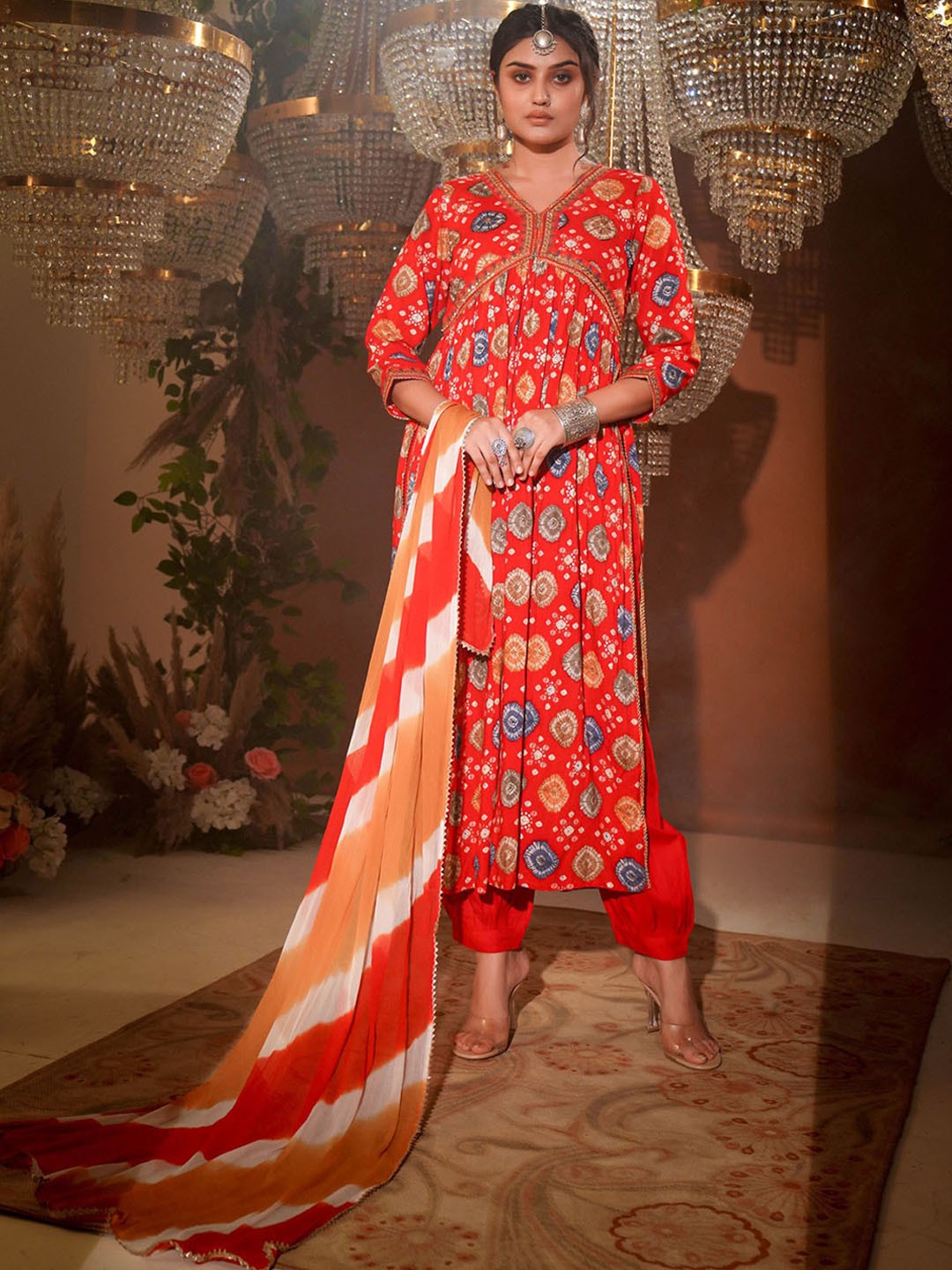 

FASHION DWAR Floral Printed Kurta & Trousers With Dupatta, Red