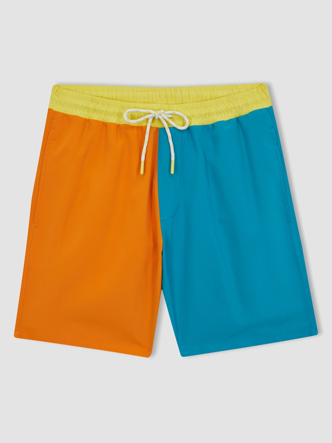 

DeFacto Men Colourblocked Shorts, Blue