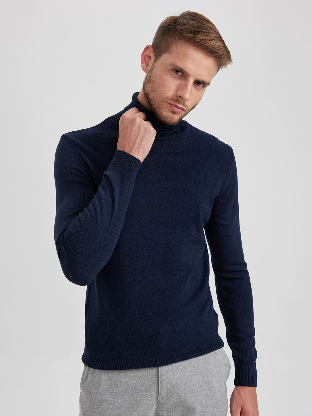 

DeFacto Turtle Neck Long Sleeves Acrylic Pullover, Navy blue