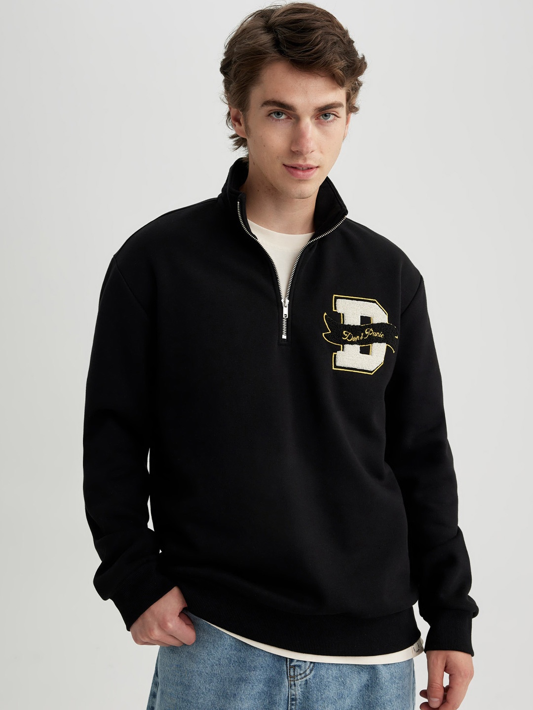 

DeFacto Embroidered Detail Pullover Sweatshirt, Black