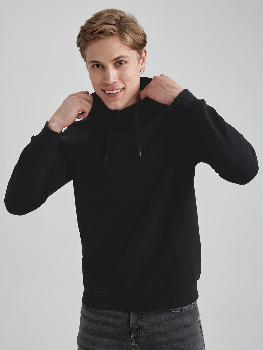 

DeFacto Hooded Pullover Sweatshirt, Black