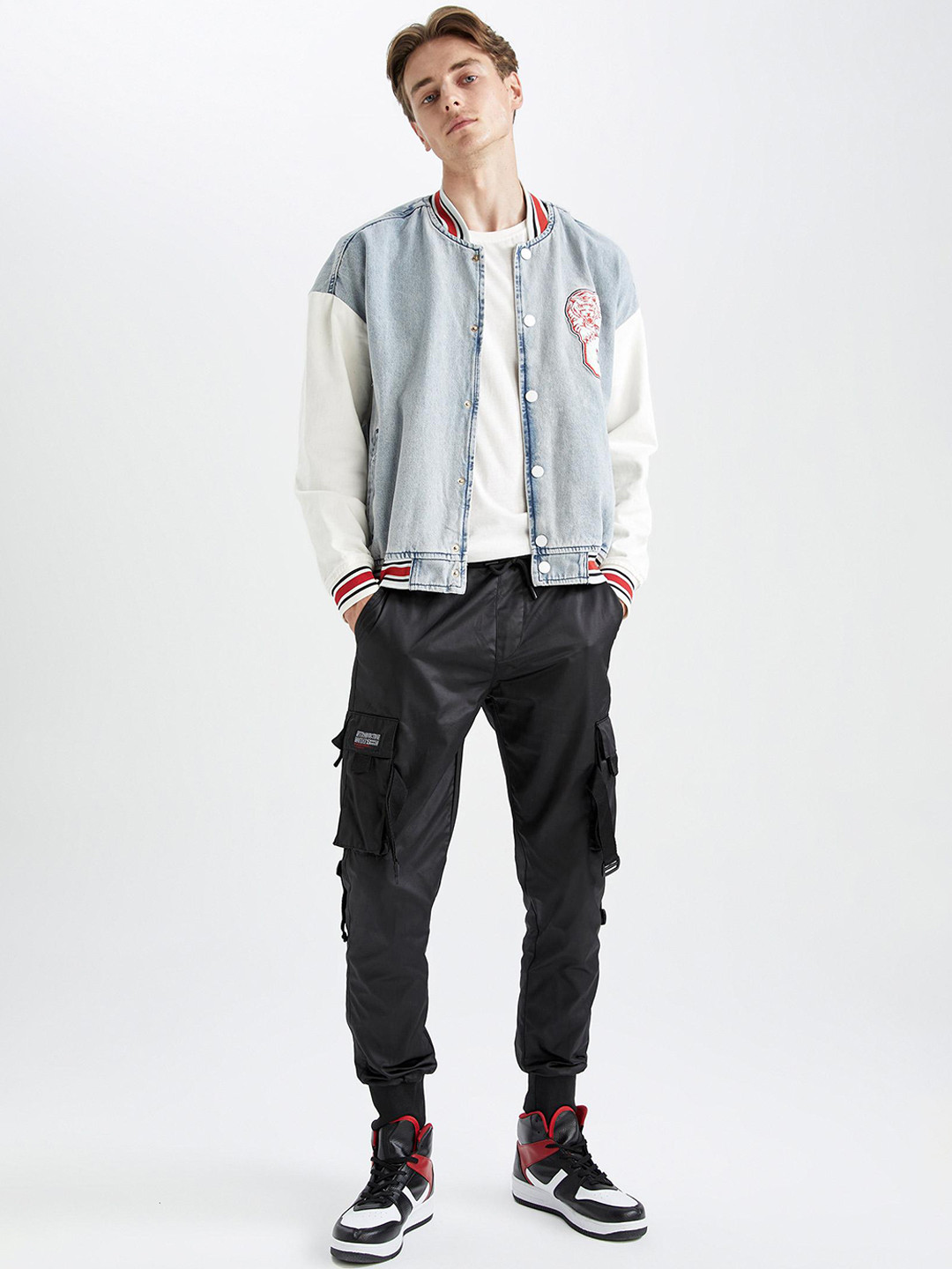 

DeFacto Men Joggers Trousers, Na