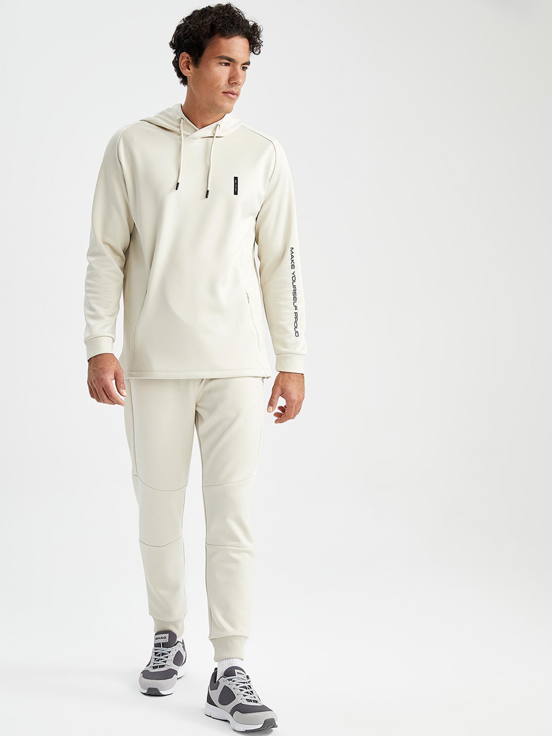 

DeFacto Men Mid-Rise Regular Fit Joggers, Beige